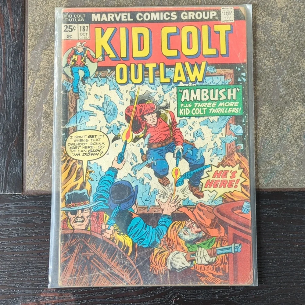 Comic book - Picture 1 of 4